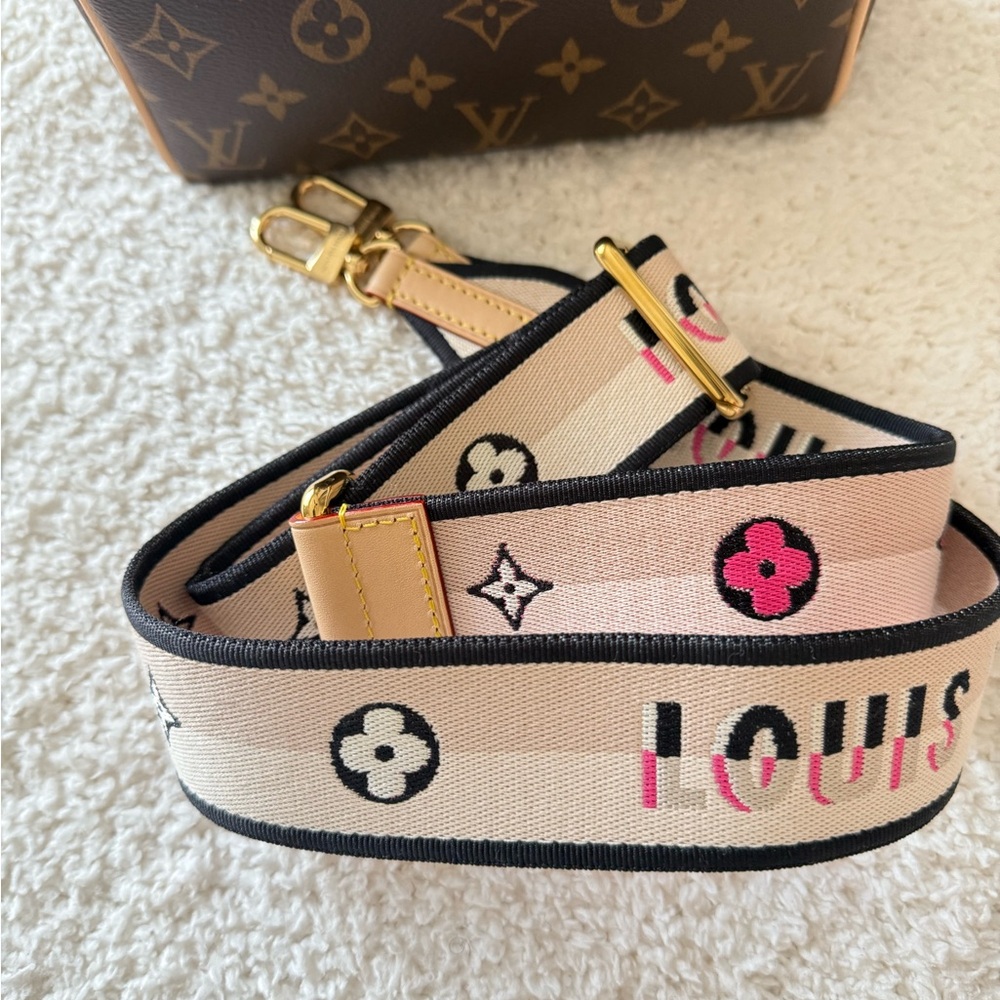 Louis Vuitton Speedy Adjustable Strap Black